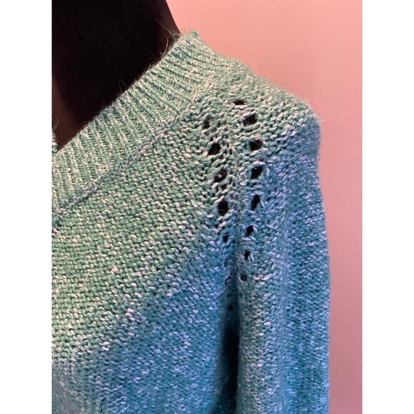 St John’s Bay Woman’s Green Sweater Sz Petite Large V Neck Cable Style SOFT! - Picture 4 of 12